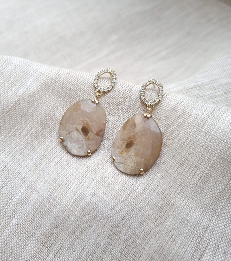 Contoured Oorhangers Gold Sheen Sapphire