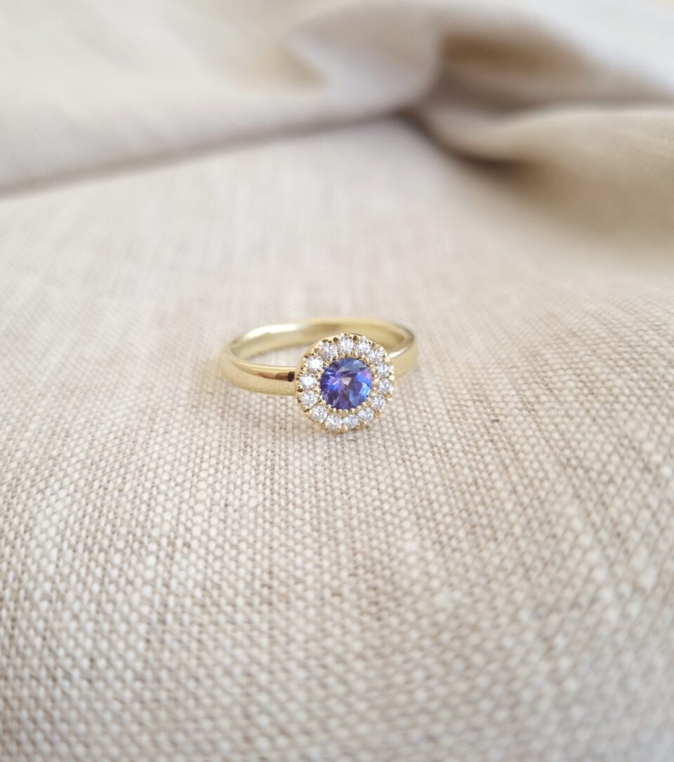Helo ring tanzaniet