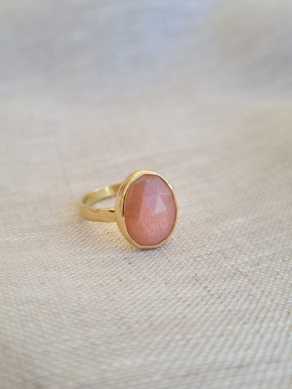 Wabi-sabi solitair maansteen peach